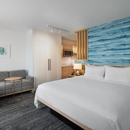 Towneplace Suites By Marriott Tampa Casino Area Orient Park Exteriör bild