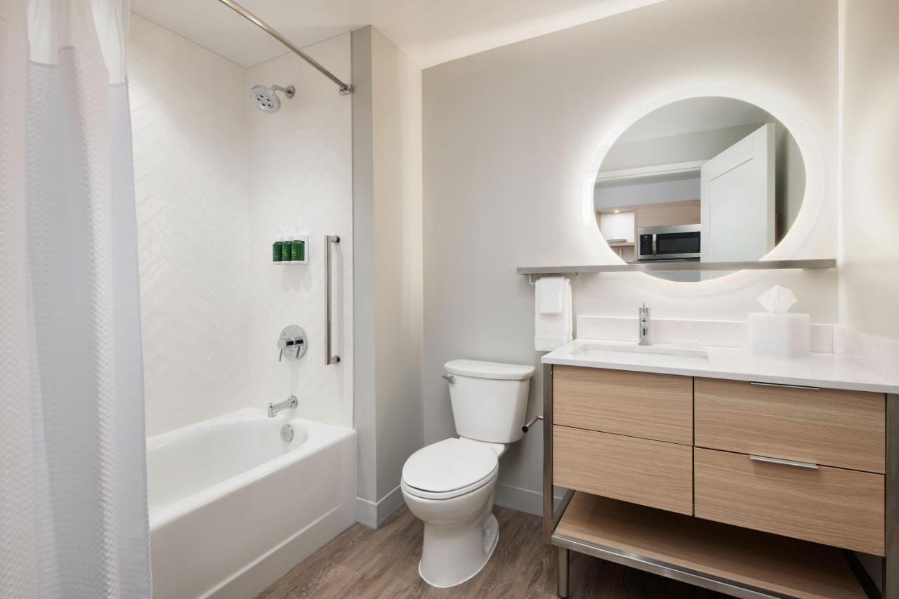 Towneplace Suites By Marriott Tampa Casino Area Orient Park Exteriör bild