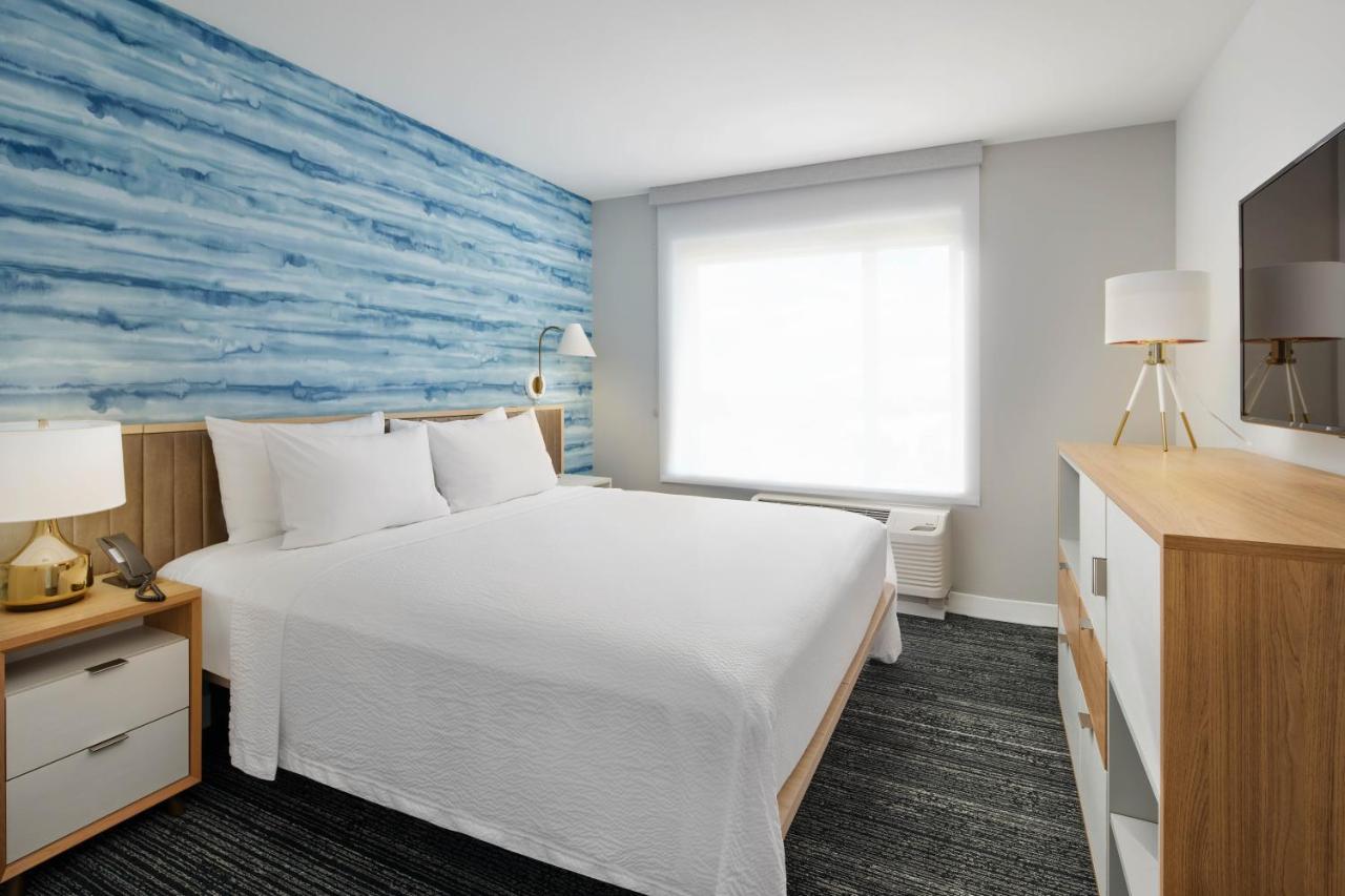Towneplace Suites By Marriott Tampa Casino Area Orient Park Exteriör bild