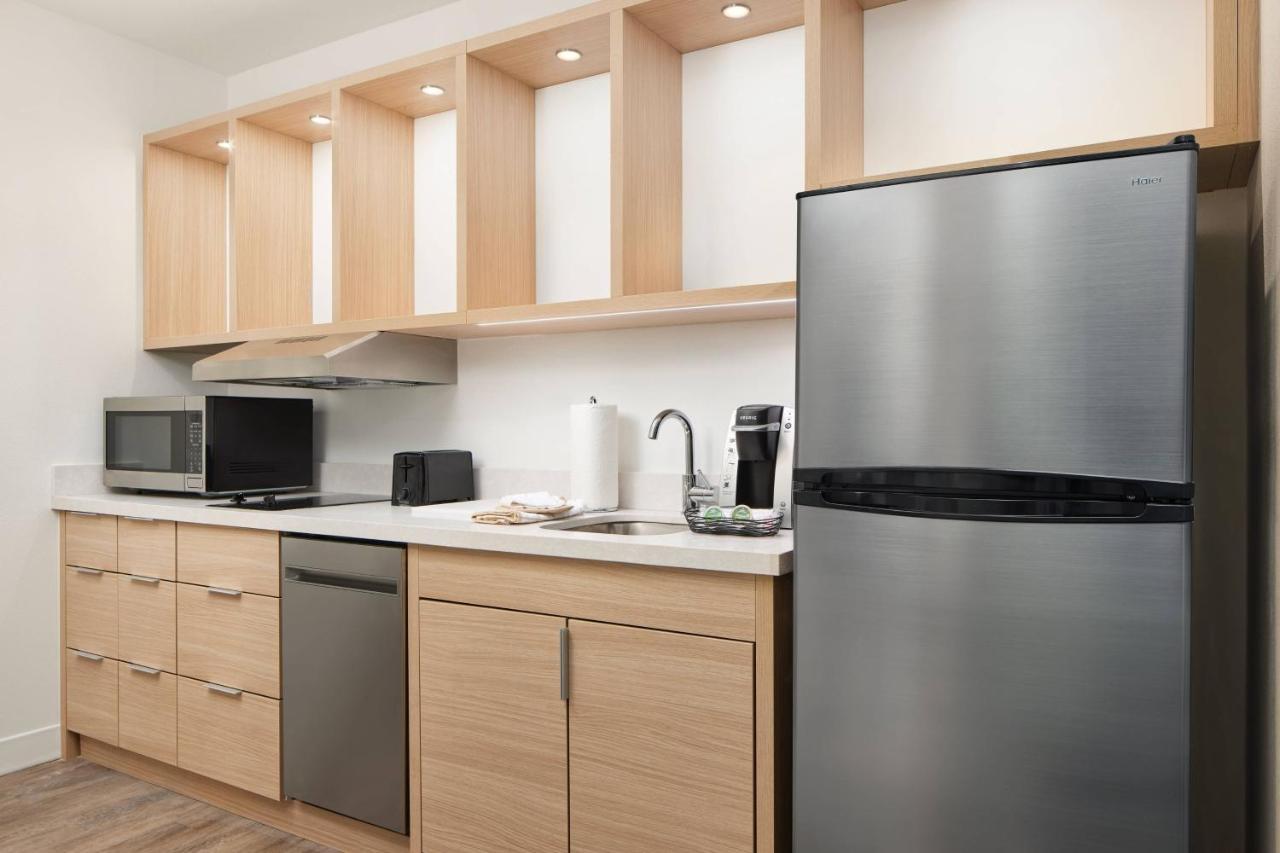 Towneplace Suites By Marriott Tampa Casino Area Orient Park Exteriör bild