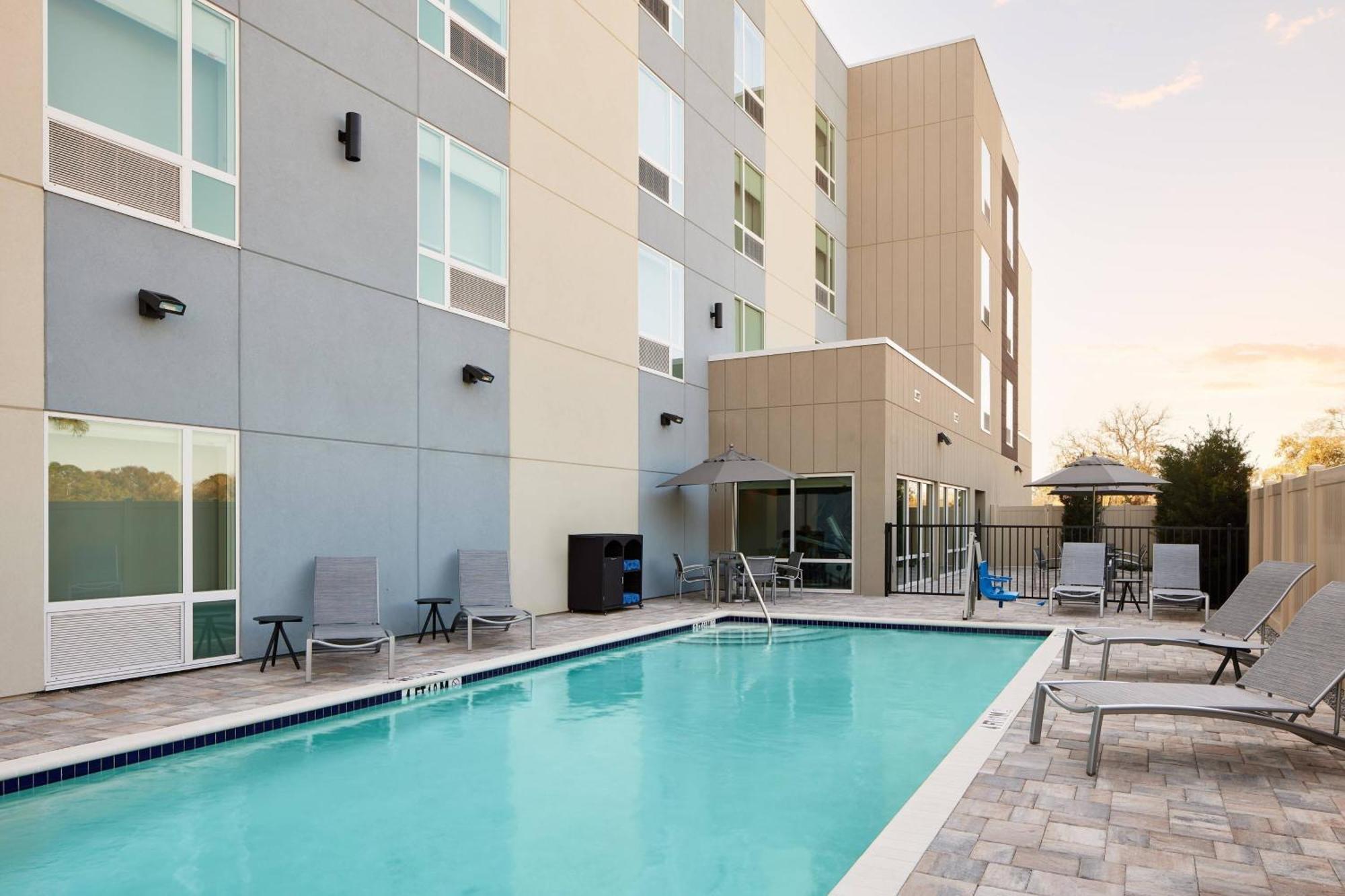 Towneplace Suites By Marriott Tampa Casino Area Orient Park Exteriör bild