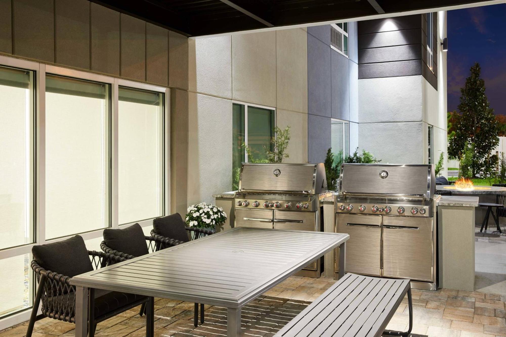 Towneplace Suites By Marriott Tampa Casino Area Orient Park Exteriör bild