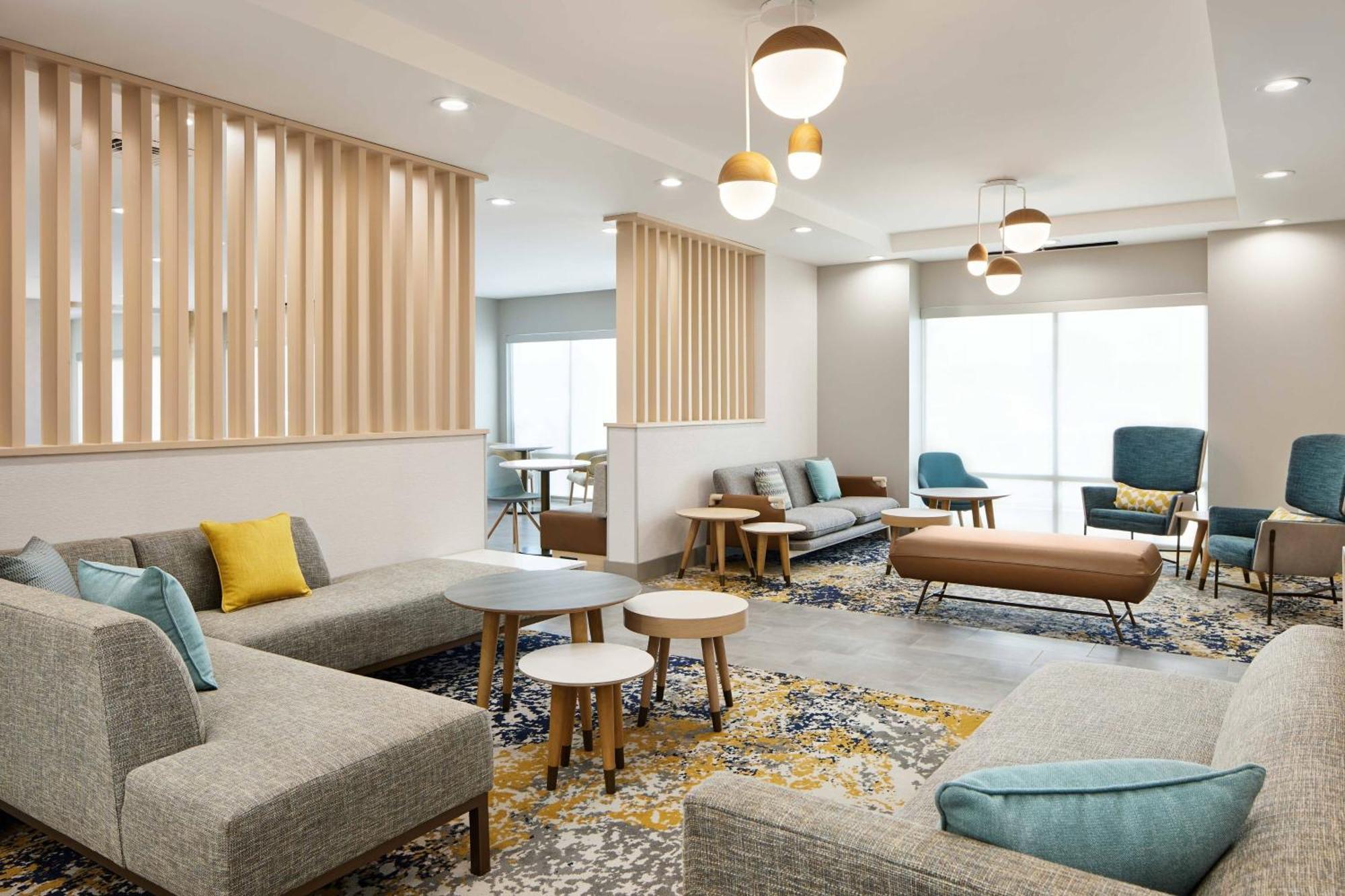 Towneplace Suites By Marriott Tampa Casino Area Orient Park Exteriör bild
