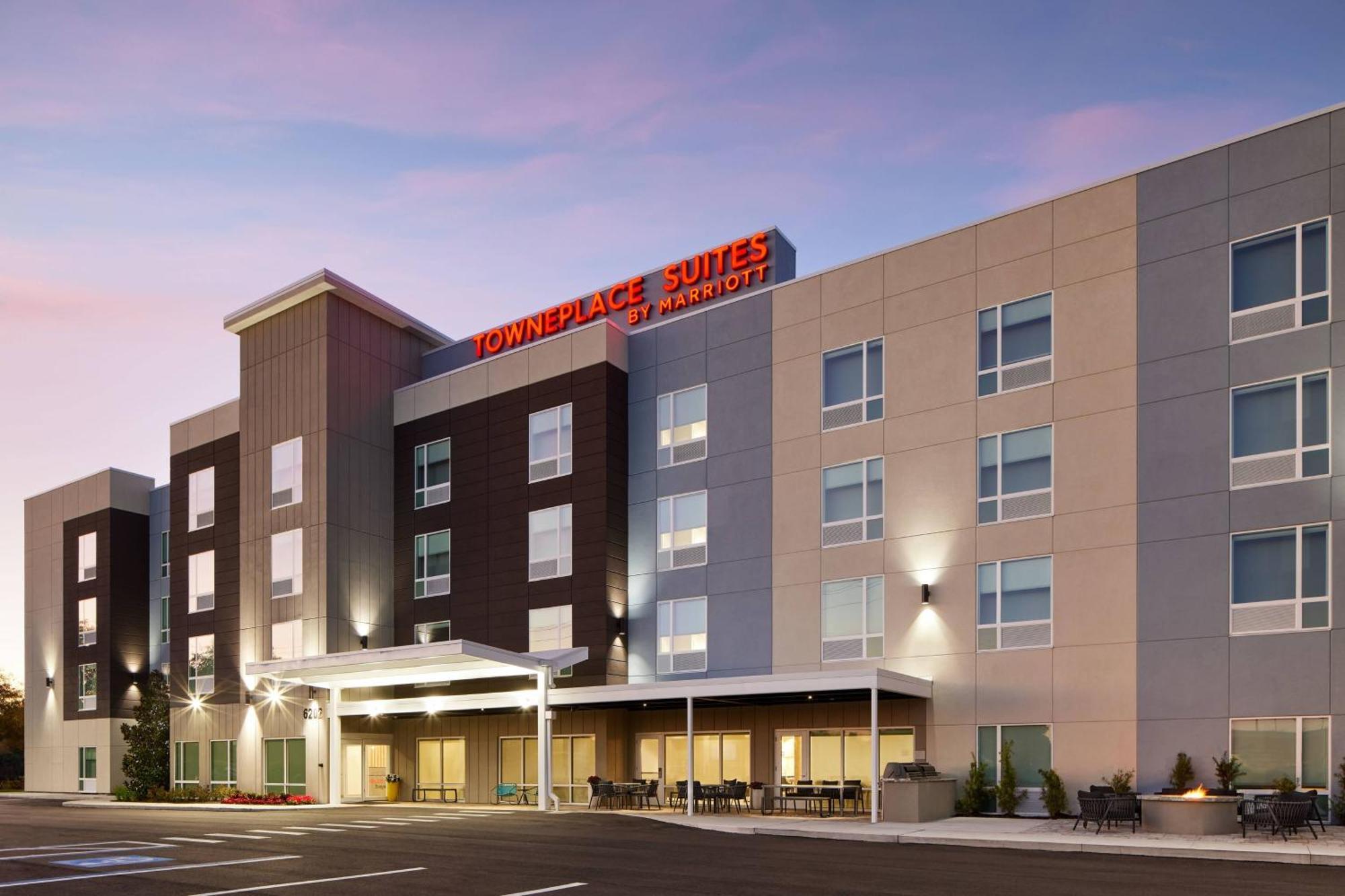 Towneplace Suites By Marriott Tampa Casino Area Orient Park Exteriör bild